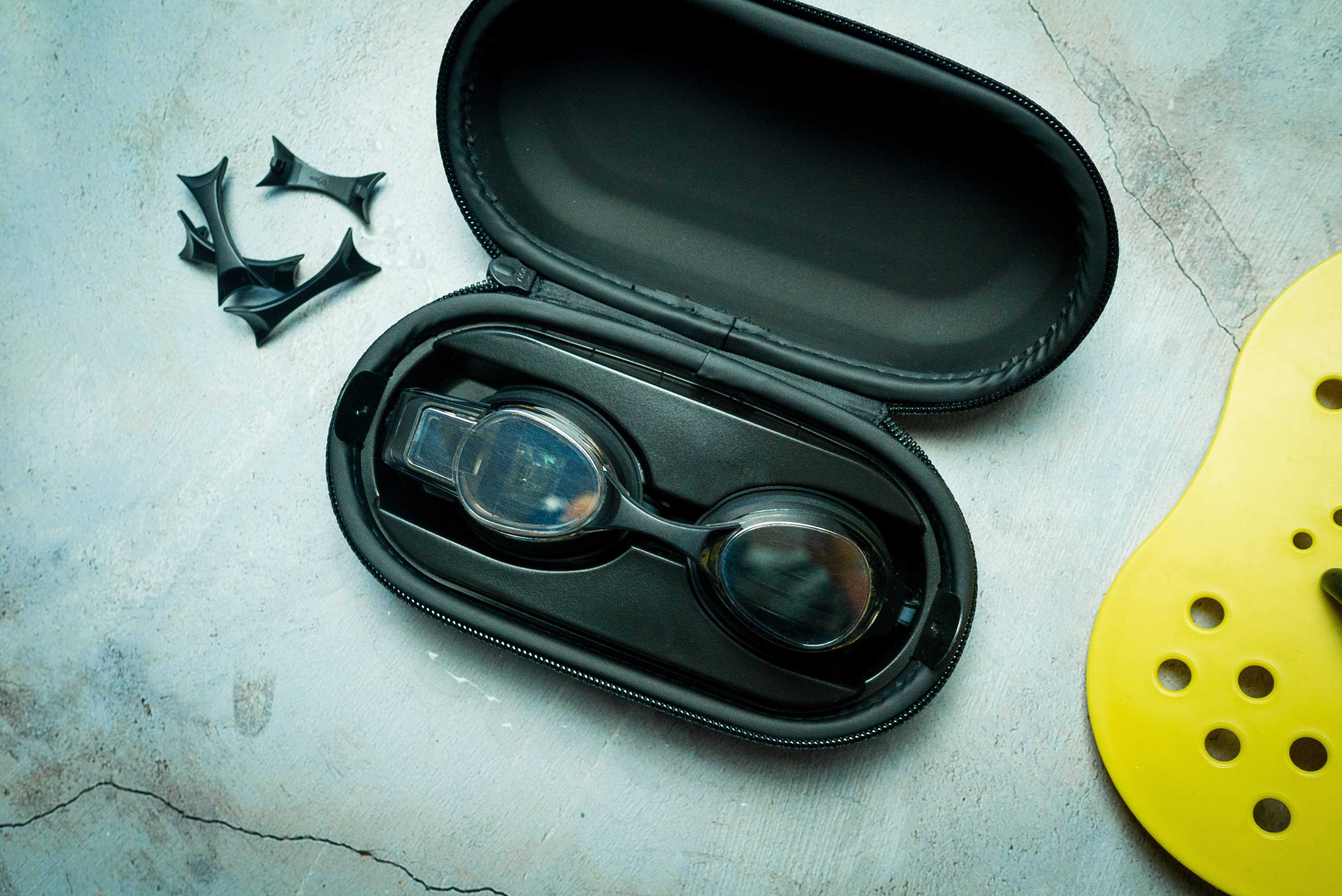 FORM Goggles Schwimmbrille Case